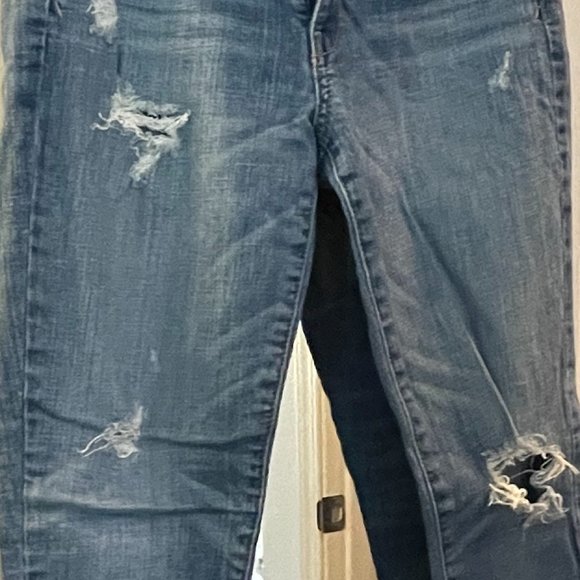 American Eagle Distressed Medium Wash Skinny Jeans - Picture 2 of 6